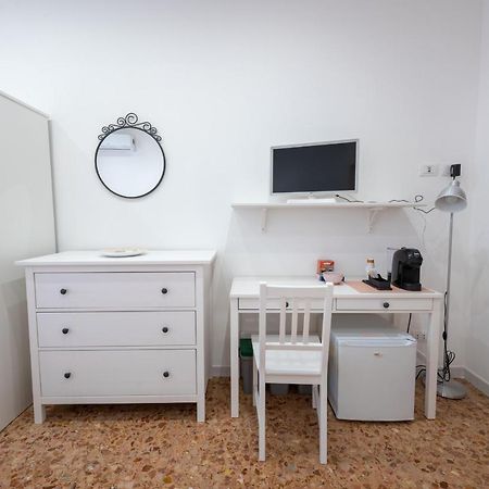 דירות רומא Casa Rosa Beige E Blu מראה חיצוני תמונה